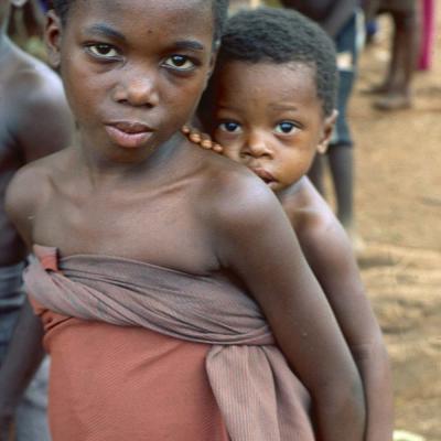 5 Md 21 95030222 Brother Sister Nigeria