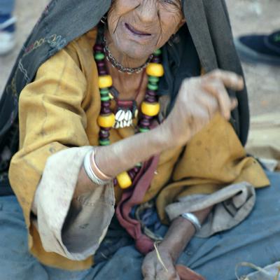 5 Md 25 88042603 Kruidenvrouw. Inezgane Marocco 1988 Zw